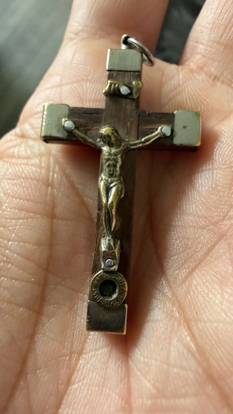 Vintage Roma Wood and Metal Crucifix Pendant